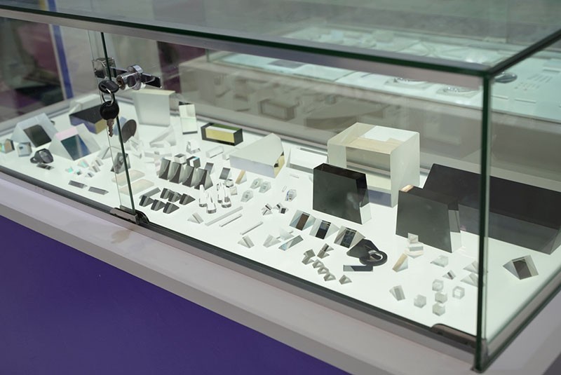 激埃特光博會(huì)棱鏡展品